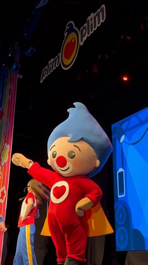 ¡QUÉ FIESTA VIVIMOS CON PLIM PLIM EN VIVO! Tuvimos una tarde mágica, a puras canciones y bailes 🥳 Gracias @plimplimenvivo por hacernos vivir una experiencia especial junto a nuestras familias y amigos 🧡 ¡GRACIAS A TODA LA GENTE POR AGOTAR ESTA FUNCIÓN! Ojalá se vuelva a repetir… porque la pasamos súper bien. ⭐️ ¿USTEDES CÓMO LA PASARON? 👇🏽👇🏽👇🏽 | Cine Teatro Helios