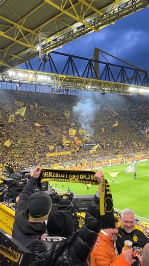 🤩 Le You'll Never Walk Alone au stade du BVB... C'est magnifique ! 📺 Suivez Borussia Dortmund - Bayern Munich en direct sur beIN SPORTS 2 ! | beIN SPORTS France