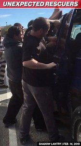 619K views · 974 reactions | A group of Florida inmates on work duty helped break into a father's truck after he accidentally locked his 1-year-old baby inside. https://abcn.ws/2DMhUAh And Vermont Sen. Bernie Sanders announced his plans to run for president again in 2020. https://abcn.ws/2V62gXu | On Location | Facebook