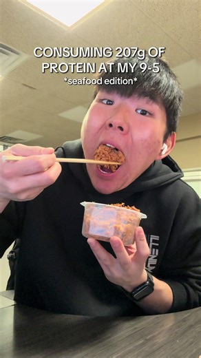 I wish lobster was on the menu🥲 btw, @MenuFit.app can help you eat smarter at red lobster gang #protein #corporate #whatieat #mukbang #9to5