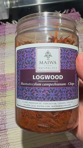 Purple. One of my favourite colours. The history of purple dye is rather complicated and often problematic. Humans’ quest for colour is ancient and I’m fascinated by it. Logwood pigment isn’t the most lightfast, at least in my experience, but still is one of my favourites in my botanical watercolour palette. I’ve experimented countless times to extract the purpley watercolour pigment. It can be tricky. I share my recipe in my book 📕💜 . . #reel #reels #instareel #instareels #reelsinstagram #log