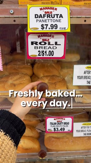 ✨There’s something magical about the smell of fresh-baked bread… In our bakery section you’ll find everything from warm, soft loaves to pastries that brighten your day. 🥐✨ 👌🏻Perfect for breakfast, your afternoon coffee, or simply treating yourself. Stop by Fine Fare and enjoy something fresh from the oven. Your cravings will thank you. 🤍 | Fine Fare Farmingville