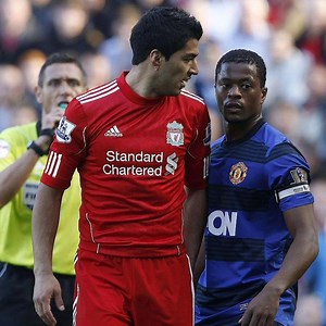Suarez VS Evra: Throwback to one of the most iconic clashes in the Derby of england 🤬🚨 | Skores