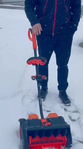 Attach wheels to an electric snow shovel #Voltask #electric #snowshovel #snowremover #batterypowered #lightintegrated #amazonfinds #amazontools | Voltask