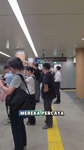 Lihat Cara Orang Jepang Menghargai Antrean! #faktaunik #youtubeshorts #faktadunia #japan #negaraunik
