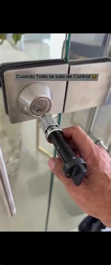 Lock Pick Gun Manual, Alat Buka Pintu Kunci Manual Begitulah Cara Kerjanya 🔑🐉... #fblifestyle #tips #trick #kunci #Tukangkunci #Kunci #locksmithtool #LockPickGun | Imam Tasrudin