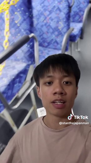 Hey there, fellow travelers! 🚌🇯🇵 Confused about boarding buses in Japan? Worried about paying the right fare? Don't fret, I've got your back! In this video, I'll guide you through the process step by step. 🎥✨ Buses are a major mode of public transportation in Japan, and it's important to be prepared. Here's the deal: while many buses now accept cashless payment methods, there are still some that only accept good ol' cash 💸 In this video, I'll show you the ins and outs of paying the correct 