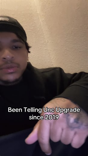 Why Old Users Stick to Motorola Phones Over iPhones