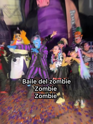 🧟‍♂️⚡¡¡Amigos!! Mi papi, digo; El Doctor me trajo a este lugar @canal28nl para asustar…pero nos pusimos a bailar mejor 😄 ¡Bailen con nosotros! 😎🎤 Baile del zombie, zombie, zombie...🎶🎶 . . . . . . . . #doctorzombie #drshingwong #drzombie #halloween2024 #monterrey #comedia #halloween #horror #horrorstory #zombie #zombieapocalypse #mexico