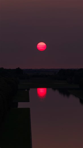 11K views · 2K reactions | ⏳ 360° depuis les airs, Versailles et Trianon se dévoilent au rythme des battements d’une pendule. Un métronome visuel, une métaphore du temps qui passe. ⏳ 360° from the air, Versailles and Trianon are revealed to the rhythm of a clock. A visual metronome, a metaphor for the passing of time.  EPV / Thomas Garnier | Château de Versailles | Facebook