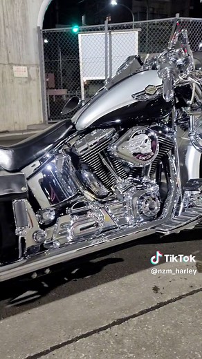 ハーレーダビッドソン、アメリカンバイク愛好家必見！