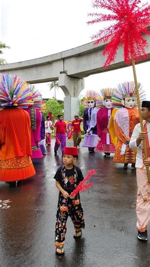 arak-arakan ondel-ondel banyak #ondelondel #arakarakanondelondel #ondelbetawi #festivalondelondel
