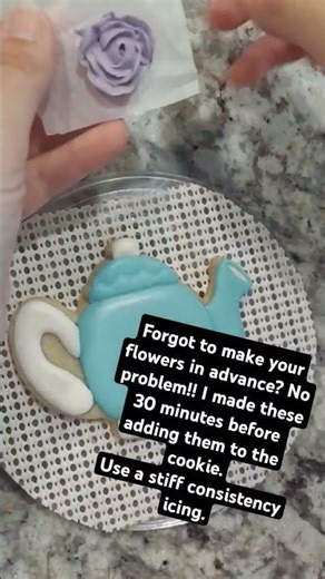 3D royal icing flowers | No need to make them in advance | Using stiff consistency icing.