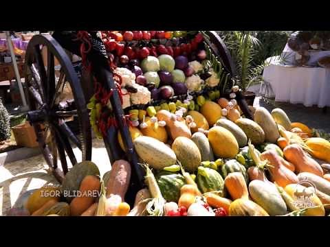 Uzbek fruit and vegetables. Bazaars in Uzbekistan. The gifts of the Uzbekistan nature.