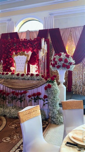 ✨🌹 A Quinceañera dream, wrapped in love 🌹✨ An unforgettable table dressed in clouds of baby’s breath 🤍 and cascading premium red roses ❤️—soft, romantic, and completely breathtaking. Every bloom placed with intention, every detail crafted with heart, honoring this beautiful quinceañera in the most elegant way possible. At Manny’s Flower Design, we don’t repeat designs— ✨ each setup is custom ✨ each vision is unique ✨ each creation tells a story From the first sketch to the final petal, we cur