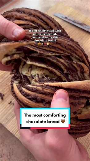 This bread is literally a chocolate dream. Traditionally known as Babka 🤎 If you love fresh pain au chocolat but can’t imagine making your own pastry, then this bread is much easier and just as delicious. Try it this weekend and enjoy warm with a cup of coffee. #chocolatebread #wholesomebaking #bakewithme #comfortfoodies #chocolaterecipes #chocolatebaking