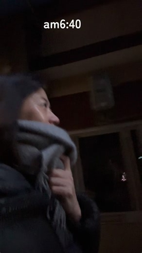 武内 陶子 on Instagram: "帰京の日。バリバリ寝癖のままどすっぴんで、始発の路面電車に飛び乗って道後温泉！仕事びっちりの里帰りだったけど、あきらめないよー（笑）改修が終わってまだ入れてなかったの。観光客が多過ぎて昼間はなかなか難しい。けど、朝イチは行けるんだなあ🤭奮発して2階に行くよー！ #道後温泉 #朝活 #早朝 #武内陶子 #イヨカン大使"