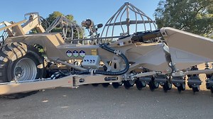 NDF Quick look at the SA750 on 24m narrow fold series 5 (big wheel) Contour Flex frame. | NDF Disc Planters
