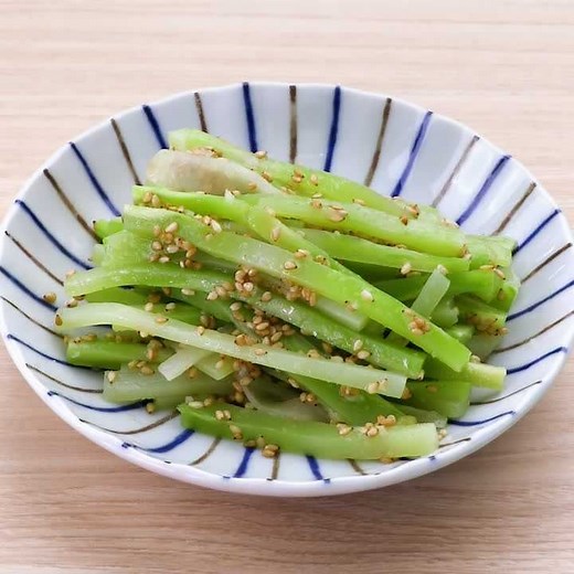 茎の美味しい食べ方！やみつきブロッコリーナムルのレシピ | デリッシュキッチン