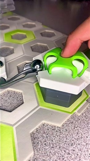 Impossible spinning Gravitrax trick-shot with the catapult!