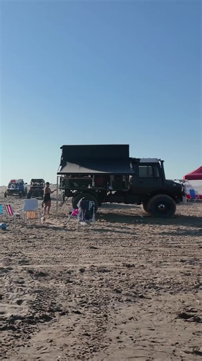 El verdadero Optimus Prime en Pinamar: Humor y Locuras