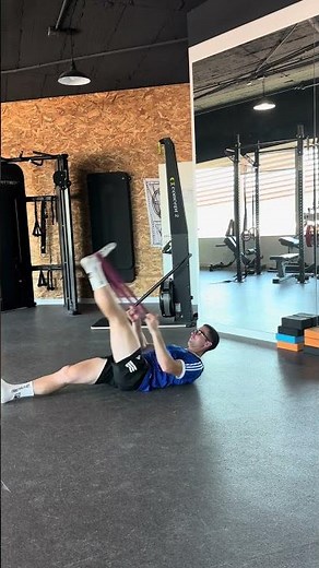 Banded Single Leg Raise Cycle - Hamstring Stretch #shorts #sports #fitness #athlete #workout