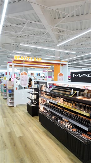 ¡La espera ha terminado! ✨ Península celebra la Gran Apertura de Ulta Beauty Mexico 🤩 La séptima tienda en México, ¡y la primera en toda la Baja! Ven y descubre el paraíso beauty más grande: 💄 Disfruta de marcas exclusivas. 💄 Servicios profesionales de salón. 💄 Todos los must-haves de maquillaje y skincare que deseabas. 📍¡Te esperamos en Península, N1 junto a ZARA y NIKE! ¡Etiqueta a la amiga con la que vendrás primero! 👇 | Península