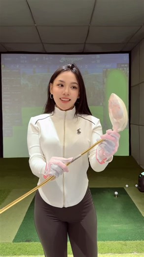 Endang Yustika on Instagram: "Order @topgolf.id"