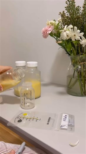 One teaspoon. 💧That’s all it takes for colostrum to deliver over 3 MILLION immune cells to your baby. Colostrum coats your baby’s gut, seals it against germs, and gives their immune system a powerful jump-start. It’s literally designed to be baby’s first protection. To name a few: -Immunoglobulin A -Immunoglobulin G -Immunoglobulin M -Macrophages -Neutrophils -Lymphocytes -Lactoferrin -Lysozyme -Growth factors -Cytokines -Human Milk Oligosaccharides In case biology class was not your jam, the s