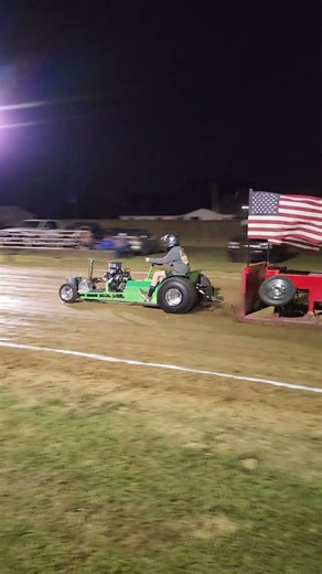 Pulling at Sugar Creek Mini Tractor Pulls #tractorpulling