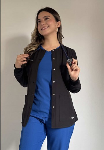 Scrubs Skechers: Comodidad y Estilo para Profesionales de Salud