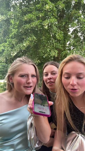 Graduated! 🎓🤩@Romanie.dw @danae #classof2025🎓 #goodolddays