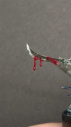 Creating a blood effect on miniatures. Small clip #warhammercommunity