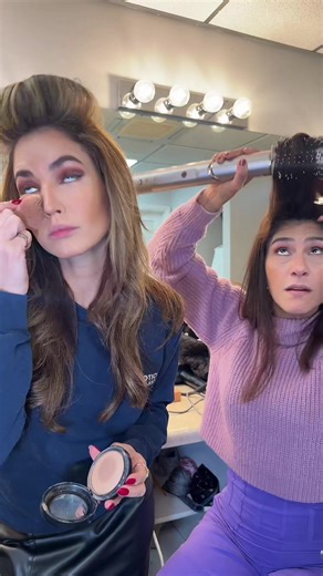 All we want for Christmas is… flawless glam before going live 🎄💄✨