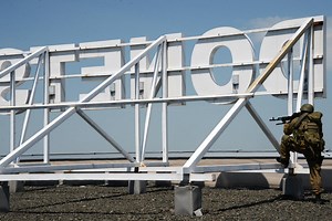 La chute de l’aéroport de Donetsk, tournant symbolique de la guerre en Ukraine