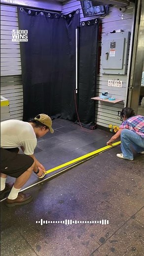 Comedian transforms vacant newsstand at West 4th subway station into delight for straphangers