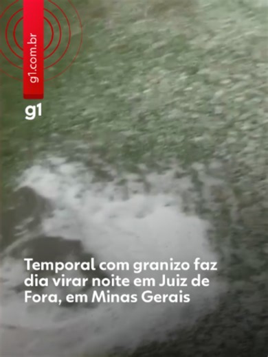 Minas Gerais - Uma forte chuva transformou o dia em noite em Juiz de Fora na manhã desta quarta-feira (20). Moradores registraram céu escuro, ventania e queda de granizo em diferentes regiões da cidade, principalmente no bairro São Pedro, na Cidade Alta. Imagens feitas por moradores e jornalistas da TV Integração mostram a intensidade da chuva. Pedras de gelo chegaram a se acumular em ruas e calçadas. Com a força do vento, que chegou a 73 km/h, algumas árvores foram arrancadas, como nas avenidas