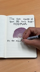 Your IBS may NOT be caused by the foods you eat, here’s why 👇 Most people with IBS have what’s called ‘visceral hypersensitivity’ - this means that the nerves around the gut are overly sensitive to stimuli. When people with visceral hypersensitivity eat certain foods (such as foods high in FODMAP’s), those FODMAP’s ferment in their gut causing gas - which then puts pressure on those nerves. Those nerves then send false alarms to the brain, saying ‘hey something is wrong’ - and the same thing ha