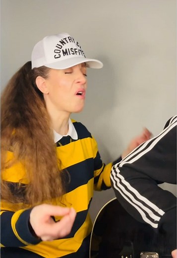 Amanda Marshall's Heartfelt Singing Performance