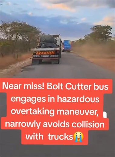 Near miss! Bolt Cutter bus engages in hazardous overtaking maneuver, narrowly avoids collision with trucks😭 | Teapotcountry News