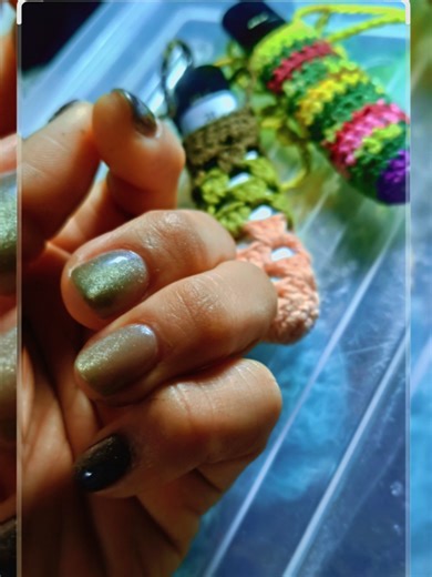 我与弟妹通宵美甲☺️ 朋友朋友_____ 今天好不好....「好」 明天好不好......「不知道」 朋友朋友______ 朋友有谁还没做💅 迪铃铃我哈！ 约个时间朋友朋友炮一下 是可以的 知道 知道🫣 #爱自己方可长命百岁 #真诚对待每一个人 #爱美是女人的天性 #当我们同在一起 #一切都在变好