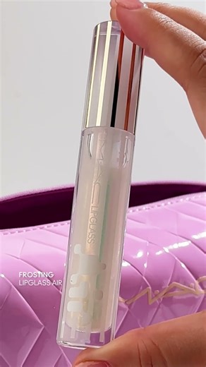 Happy Holidays from MAC! 💄✨