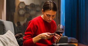 'How do I know if I have a problem with alcohol?' These are the 5 questions to ask yourself.