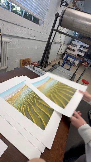 “It’s so subtle” has been the theme of the new work for this weekends open studio. Here’s @_long_legs_lennon laying down a transparent white scum or on “Eastham”. Looking at the finished print you’d probably never even notice this later, but the way it brings out the reflections of the ripples is pure magic. #ajmasthay #masthaystudios #eastham #capecod #printmaking #printmaker #printing #letterpress #subtle #artist #contemporaryart #lamdscape | Masthay Studios