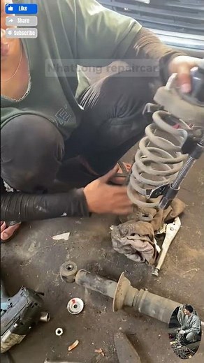 replace the shock absorber #mechanic #automotive #car #tips