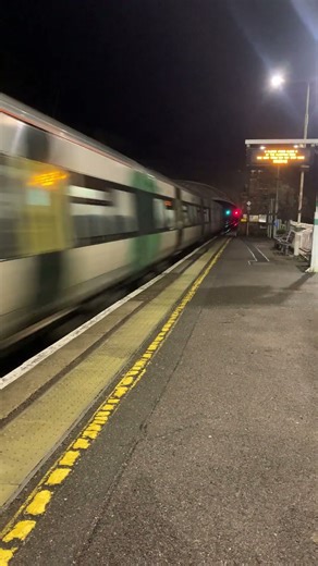 Southern Class 377 rushing through Balcombe