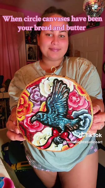 Exploring Unique Circle Canvas Designs for Art