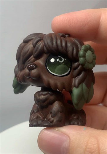 Another comm!! This baby was done for a trade and I’m obsessed with the result! Hand painted Littlest Pet Shop custom! Commission for someone on instagram This custom is a commission, so it will not be for sale. Thanks so much for commissioning me! I hope you love them! This custom was made by Faithrosecustoms (FRC) 2026 #lps #littlestpetshop #lpscustom