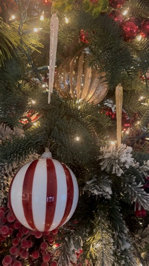 Tracy Allison | Home Decor & Design on Instagram: "The Christmas living room is officially done…with the tree and all! I changed a few things from last year and kept a few favorites, and I love how it all came together — simple, classic, and warm. I’m such a sucker for Christmas and the traditions that come with it. I love decorating for myself, but most of all, I love creating a space my kids will look back on and remember — not just how it looked, but how it felt to grow up in a home filled wi