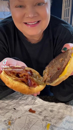 Am I being a crazy lady or would you drink the milkshake?? #sonic #food #foodreviews #reels #fypシ゚ #fypageシ#foryou #fastfood #foodnews #food #reelsfbpage #forscience | The REAL Ash Loves Condiments